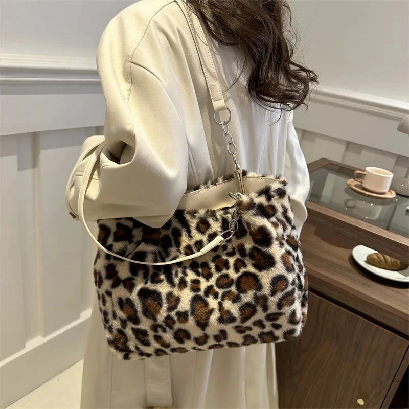 Versatile simple large-capacity bag 2025 new autumn and winter tide fashion leopard print plush tote bag atmospheric fluff shoul ZipCute Bags Store